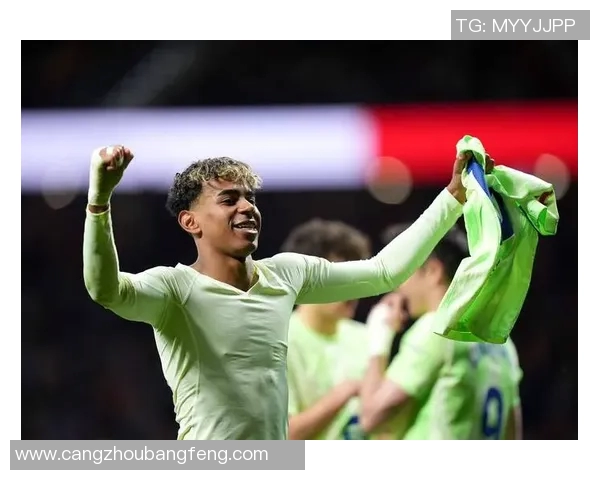 足球世界第一球星的成长历程与未来展望：从新星到传奇的辉煌之路